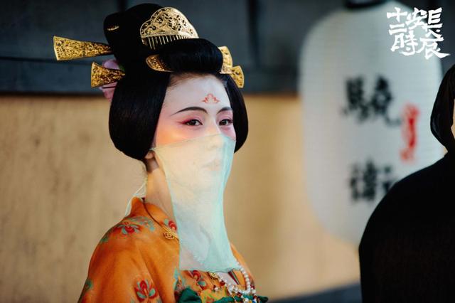 15岁就当《瑞丽》封面女郎，却被老师否定，沉寂10年再度翻红