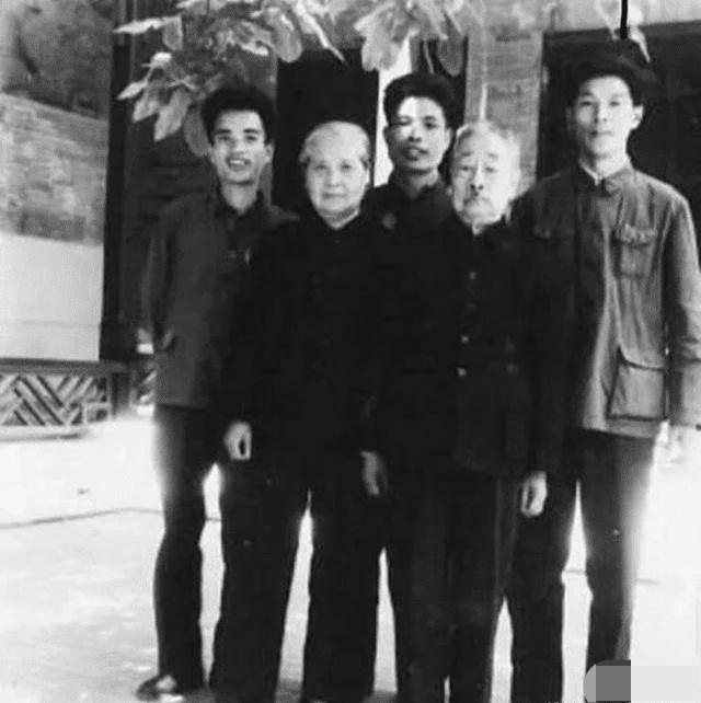 鲁迅和闰土因为什么去世,鲁迅的玩伴闰土有多惨