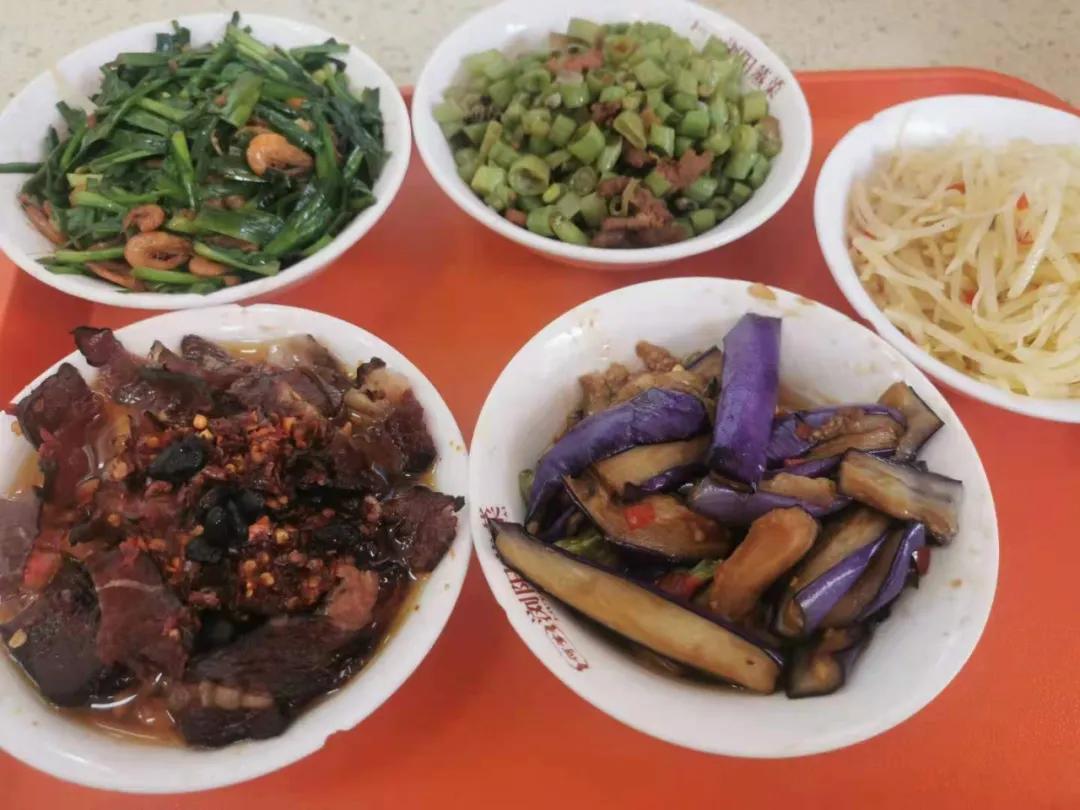 防城港一日游：我和大刘酸了，想在这边买房