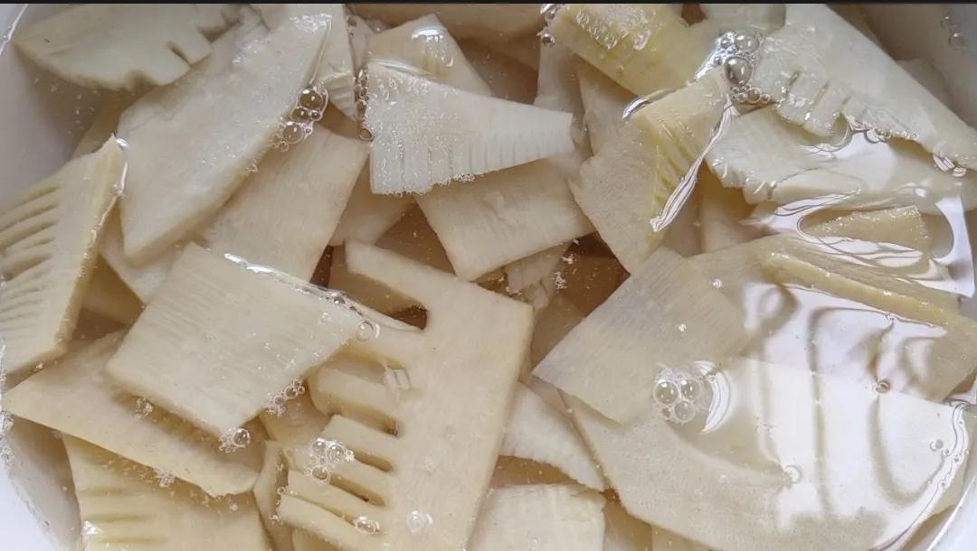 炒春笋苦怎么回事,炒春笋需要焯水几分钟