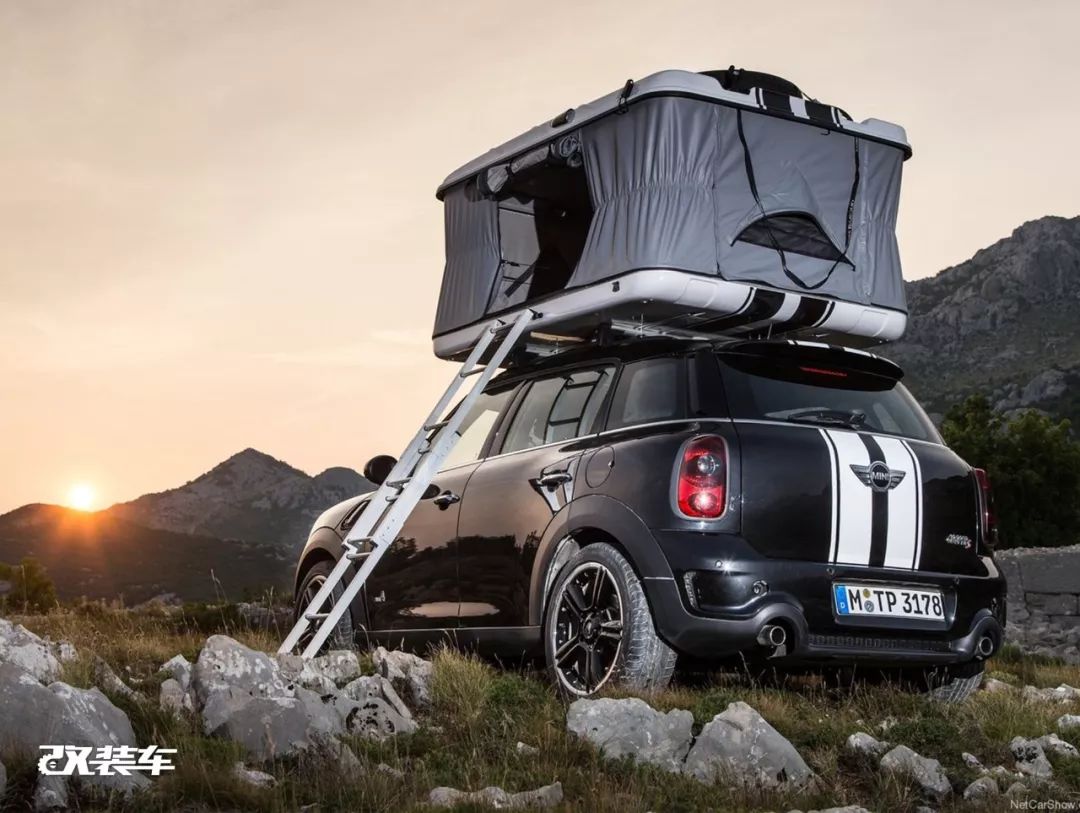 网友花费十几万，把MINI乡下人爆改成大脚怪