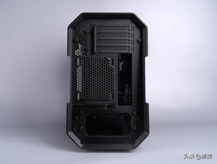 安钛克CUBEDRAK装机展示，11700+ROGB560-G+3080TI