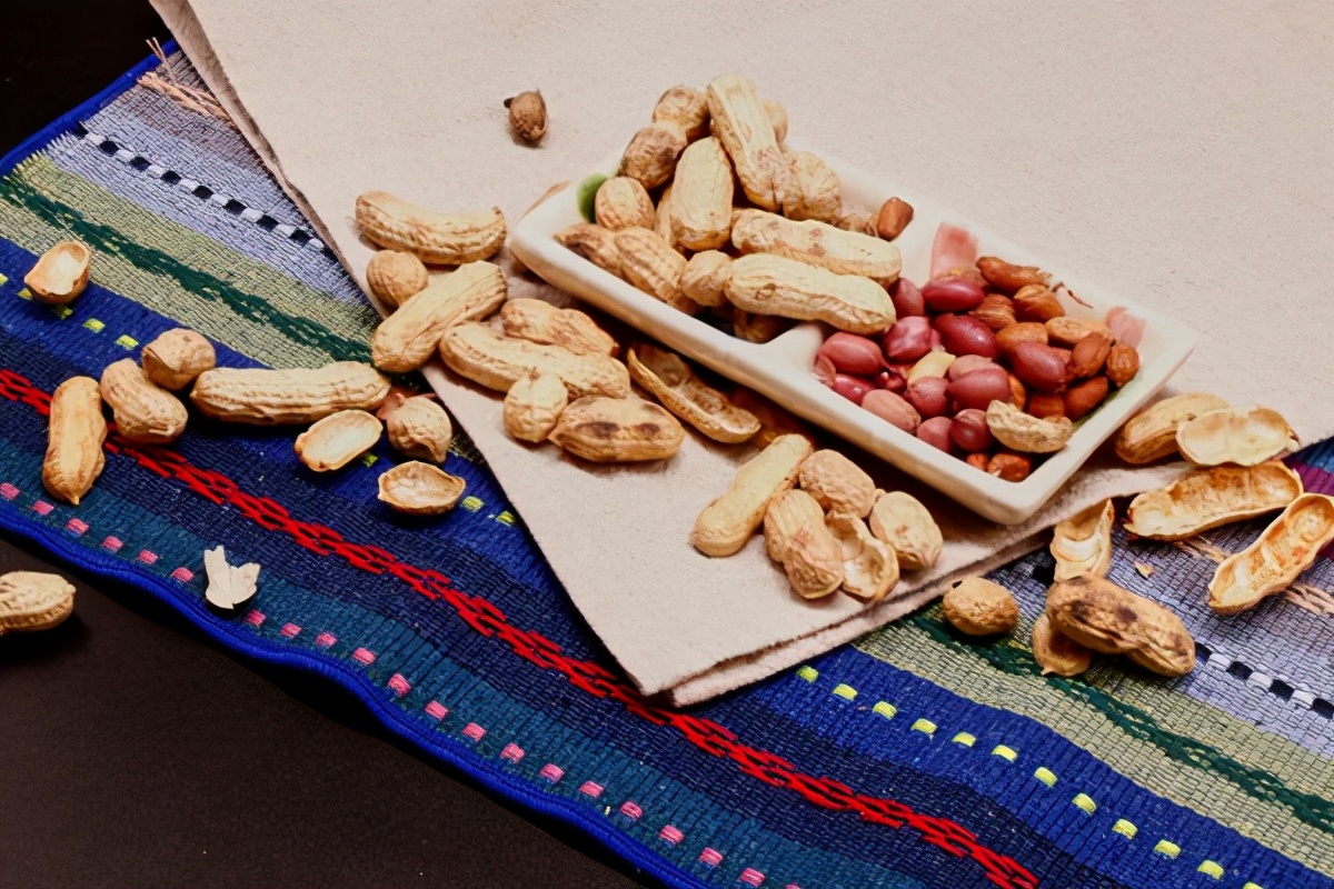 吃多花生对身体有害吗,吃多了多味花生会上火吗