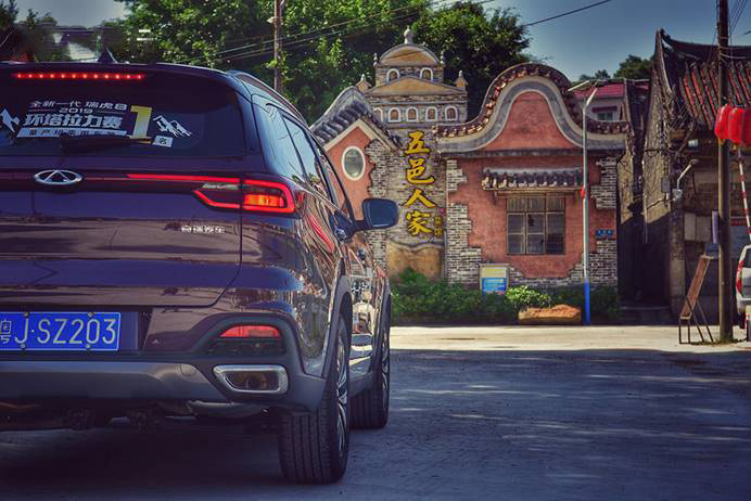 全新一代瑞虎8穿越剑门关,全新一代瑞虎8十万人百城公测