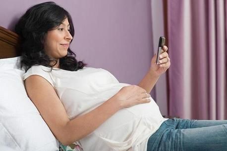 孕妈妈在睡觉时胎宝宝会动吗,孕妇工作时胎儿能睡觉吗