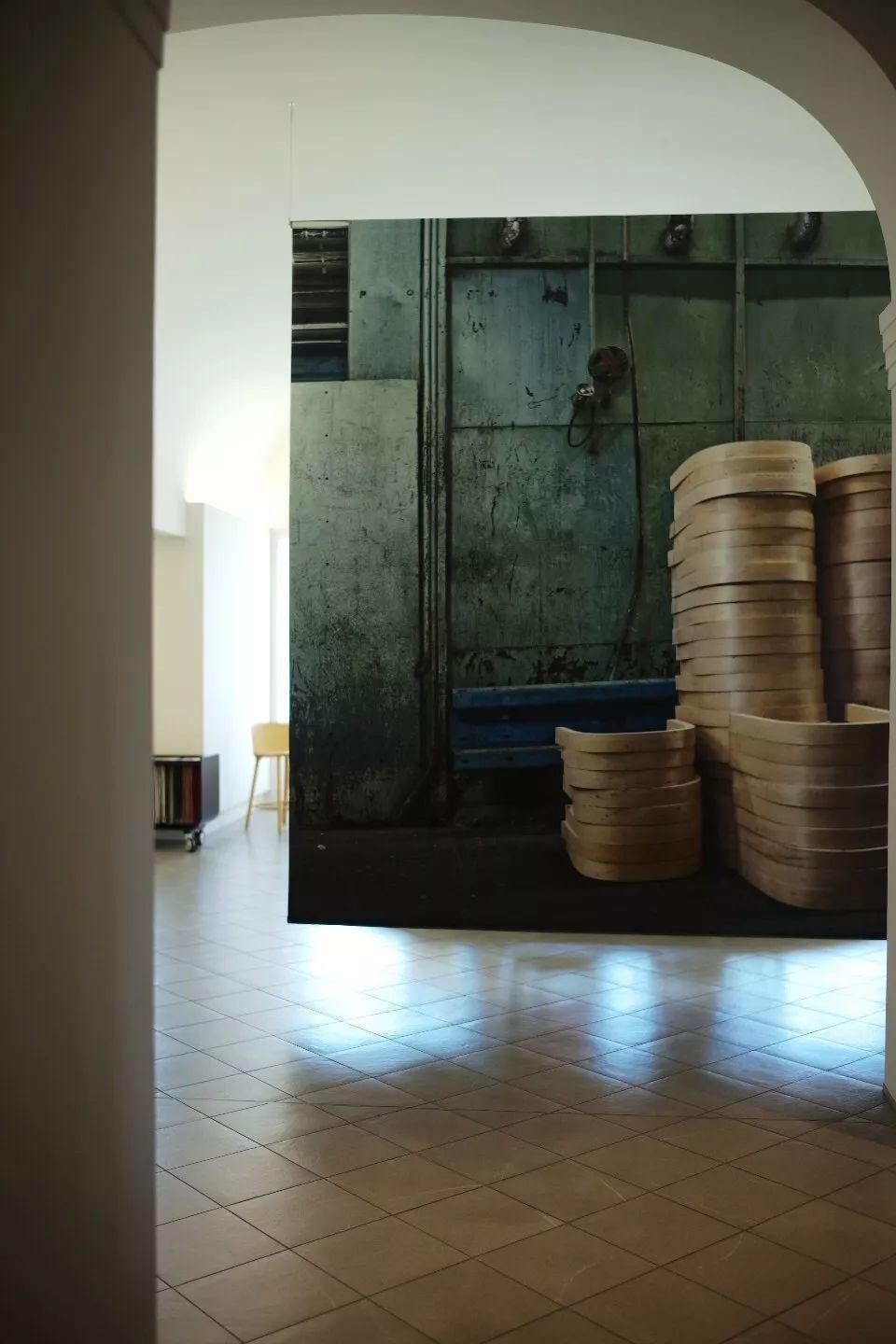 探访TON工厂看经典椅子背后的故事|疯狂24h我们去捷克干了啥?