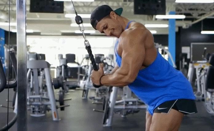 卧推,推举成绩上不去?可能是肱三头肌太弱了,6个动作帮你提升