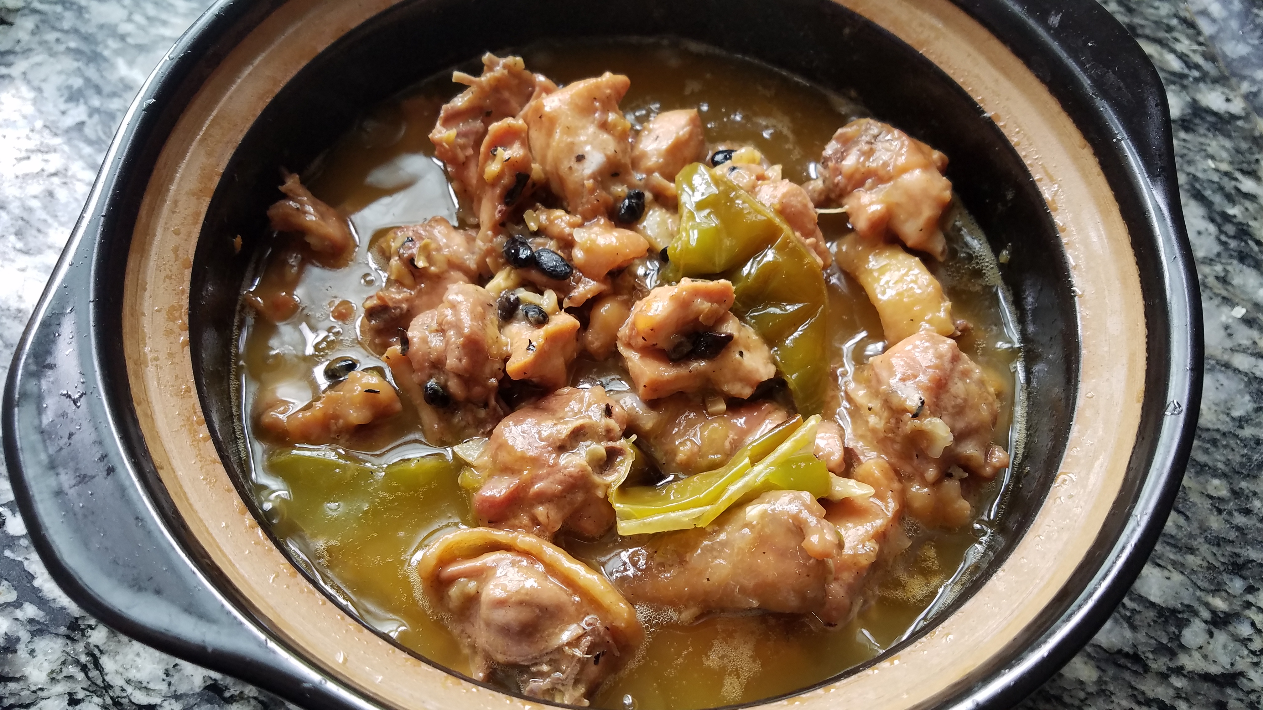 香喷喷的鸡肉煲,鸡肉香嫩的制作方法