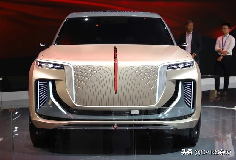 全新红旗E115国内首发，4秒内加速破百，这车标几个意思？