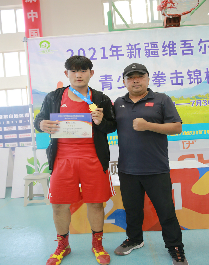 2019全疆青少年拳击锦标赛视频,2021年新疆青少年拳击比赛69公斤