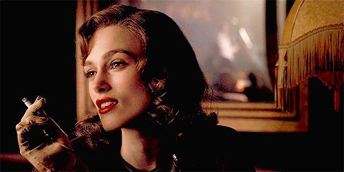 在家也穿正装,在家也天天穿校服