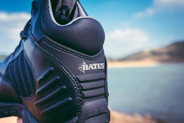户外达人日常通勤穿的战术靴——体验BATESGX-4（E2266）战术靴