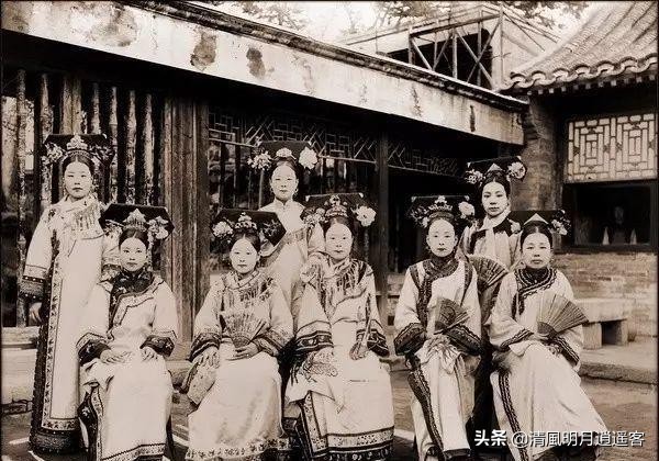 同治皇帝为什么有两个太后,为什么清末三代皇帝都连续绝后