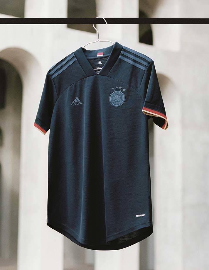 2024年德国欧洲杯葡萄牙球衣,欧洲杯最经典战袍