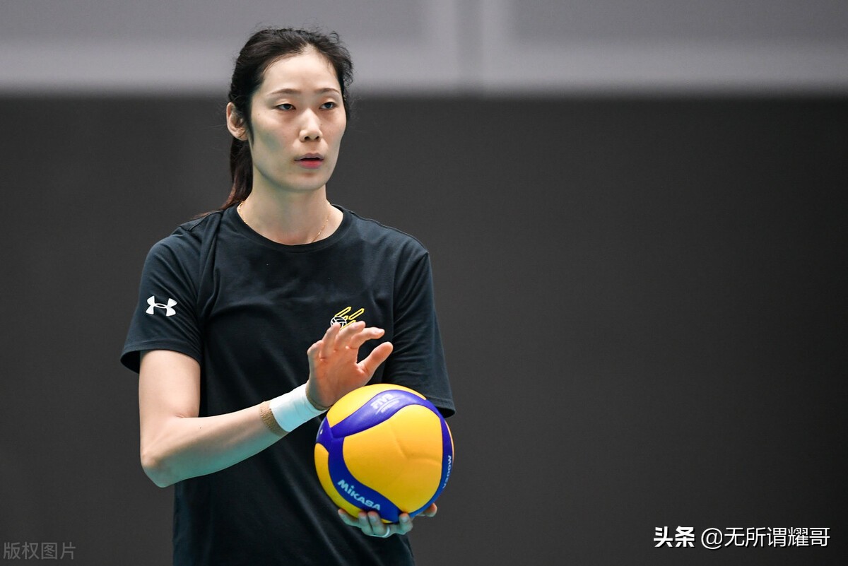 中国女排反击副攻球,女排第四战还不让朱婷上场吗