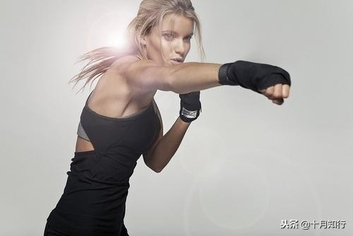 瘦手臂紧致手臂拜拜肉,怎么瘦手臂最快最有效动作