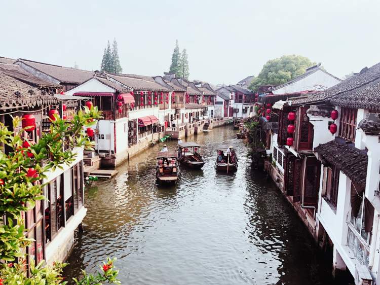 嗨购晨报|巴宝莉、芬迪6.5折起！有钱也买不到的爱马仕铂金包有现货；上汽嘉年华千载难逢，5.5折购车