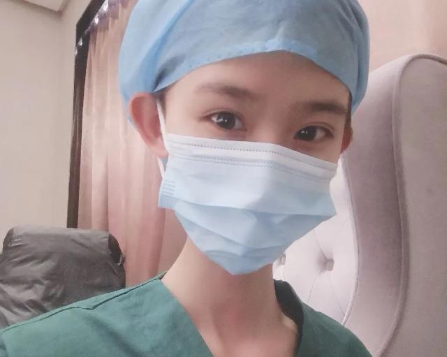 90后经典歌曲,90后行长静姐创业的直播间