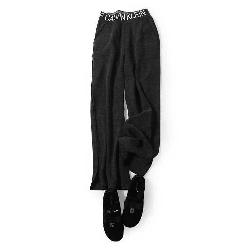 新年聚会要时髦得刚刚好 (春节聚会想穿得洋气)