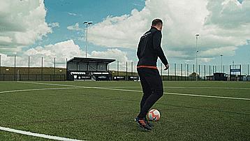 职业球员常用的转身,三种基本转身过人