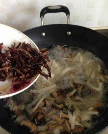 胡辣汤是怎么做的,胡辣汤为什么黏糊糊