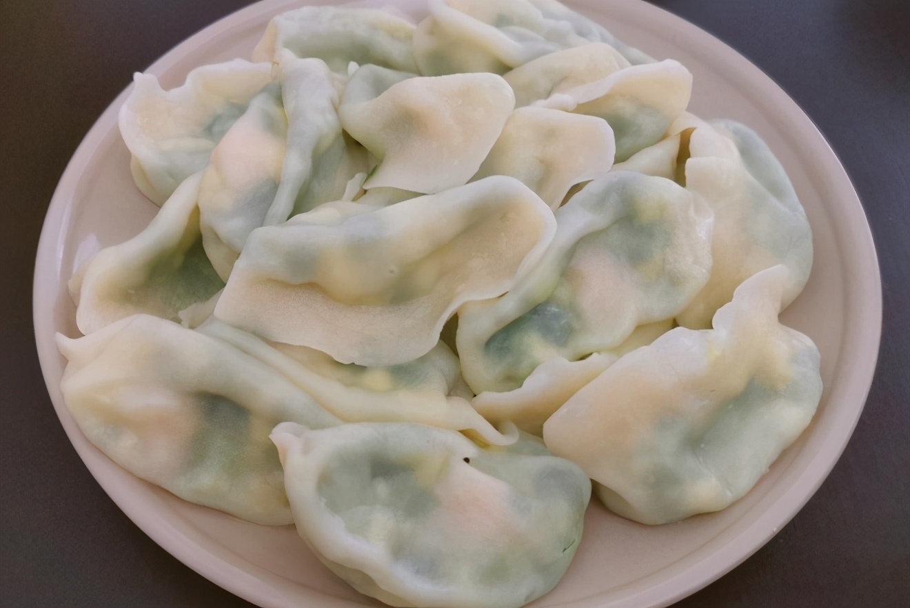 三鲜馅饺子是哪三鲜放香菇行吗,三鲜馅的饺子中的三鲜是哪三种