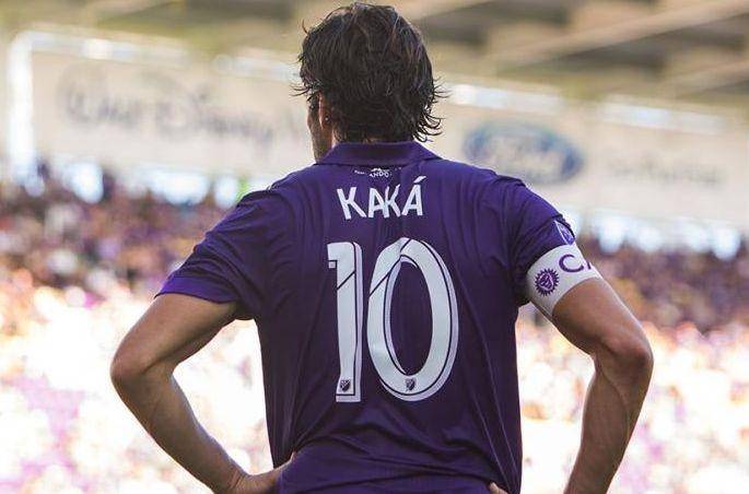 超好看的足球壁纸,足球壁纸高清全屏24号球衣