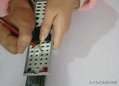 遥控器按键失灵修复小技巧,遥控器个别按键失灵怎么维修