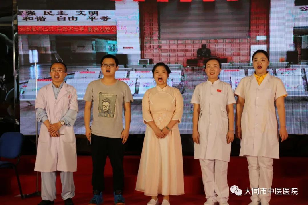 庆祝建党周年暨两优一先表彰大会,庆祝建党100周年两优一先