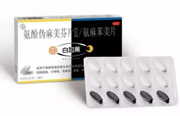 中国游客泰国被警察带走,入境泰国的中国游客