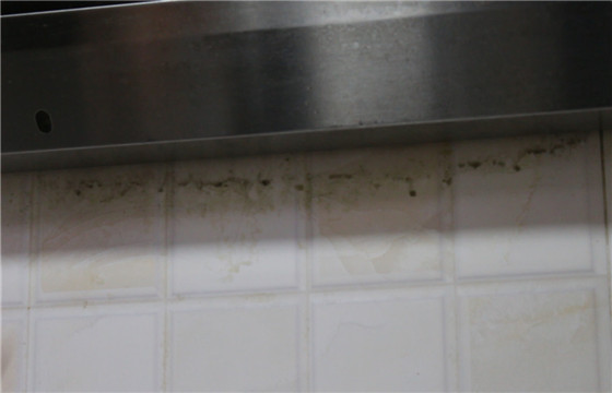 白醋倒进洗衣液怎么样,白醋倒进洗衣液里