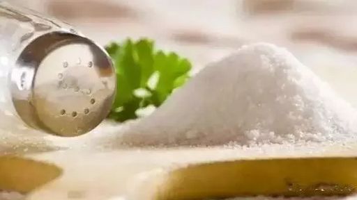 红酒配电影，看电影总得吃点什么，那么红酒怎样和食物搭配？