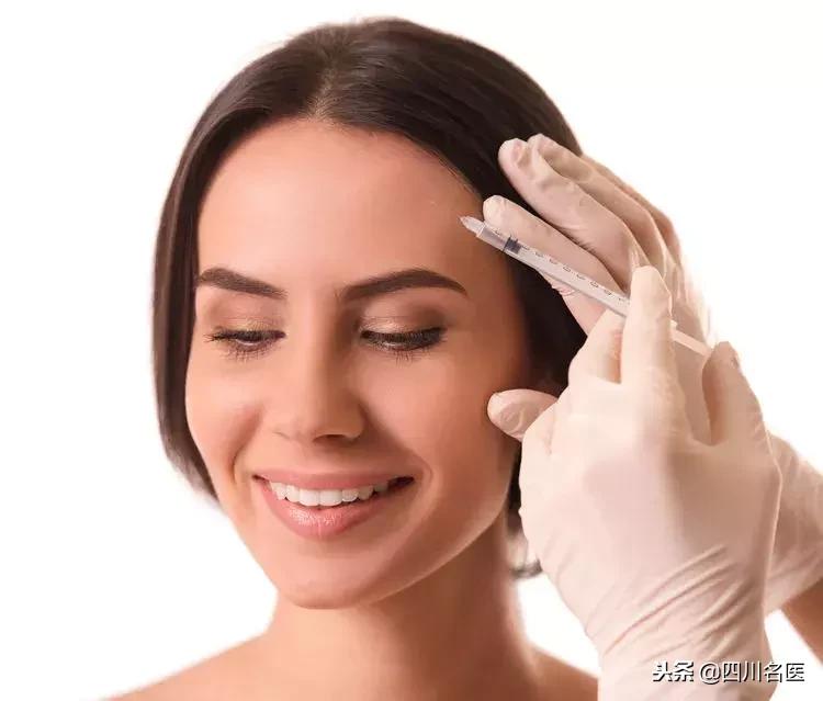 小伙打了瘦脸针,男生打女生瘦脸针