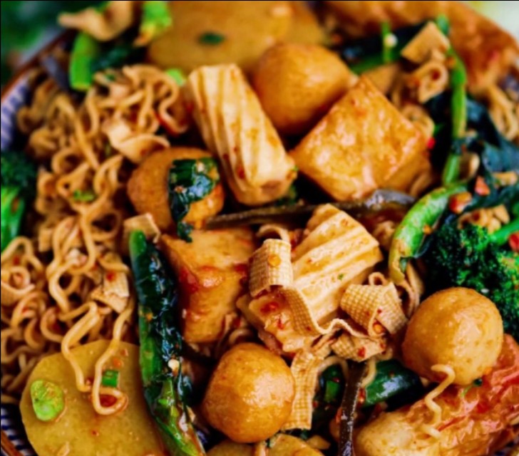 麻辣拌深夜放毒合集,深夜放毒麻辣美食视频集锦