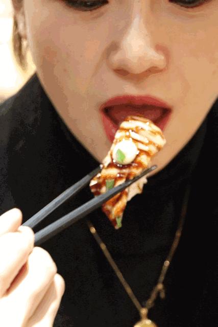 Madein*疆新**！不用100元能吃三文鱼全鱼宴？！