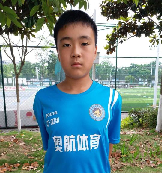 喜报祝贺南充奥航足球俱乐部肖炜锐入选中国精英青少年球员训练营