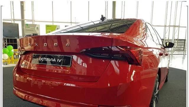 斯柯达明锐新车到店,最新斯柯达明锐1.4t顶配