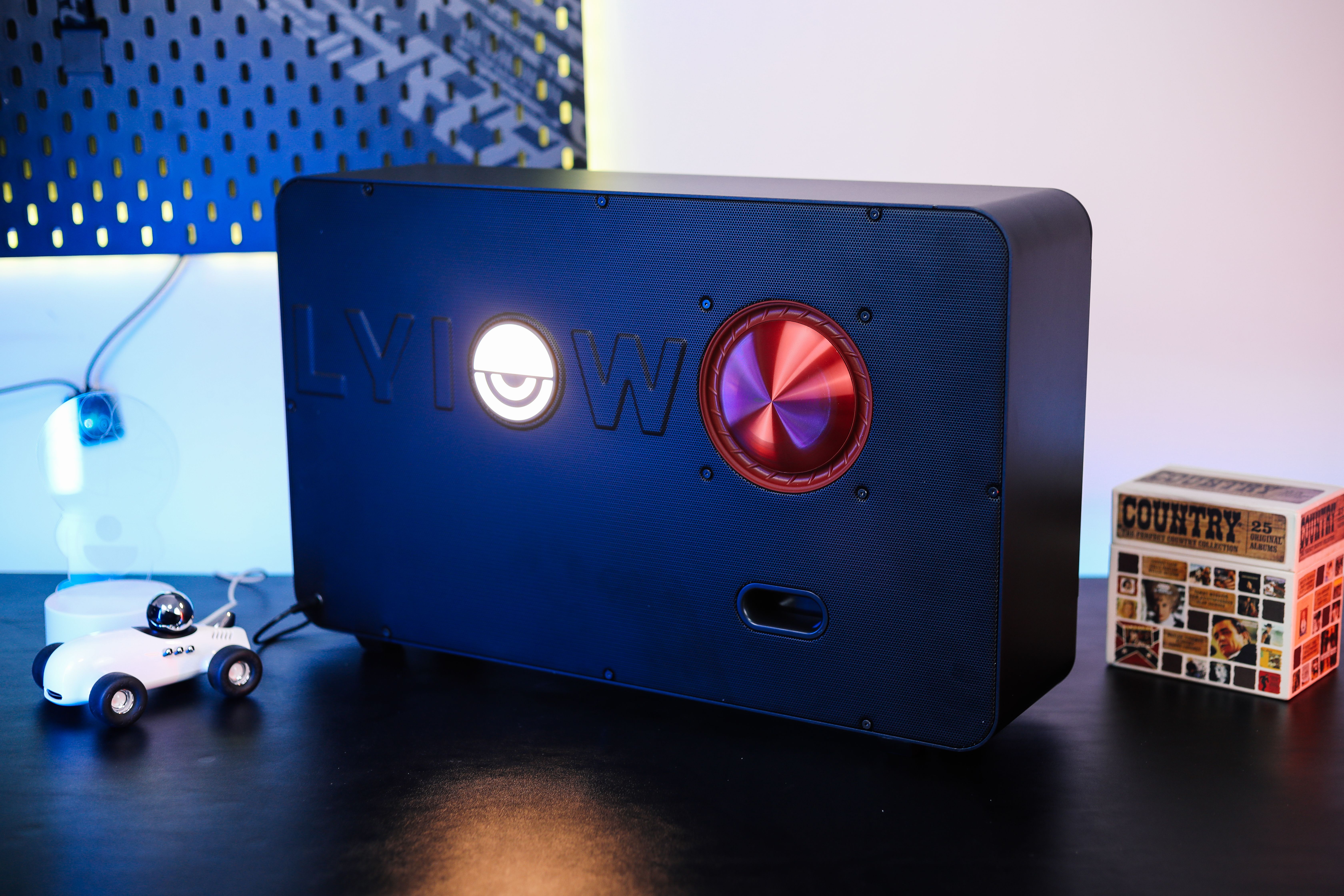 Lyiew悬浮歌词蓝牙音箱：让您听觉视觉都震撼