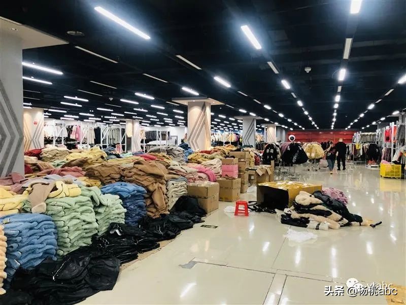 来到“顶级”毛皮一体基地，不用万把块就能拥有的皮草自由