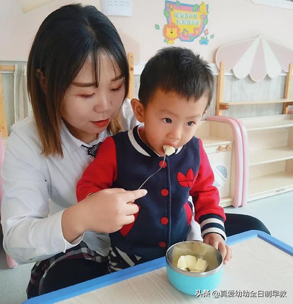 真爱幼幼园区老师出嫁，全园宝宝保驾护航，这个味道别样甜