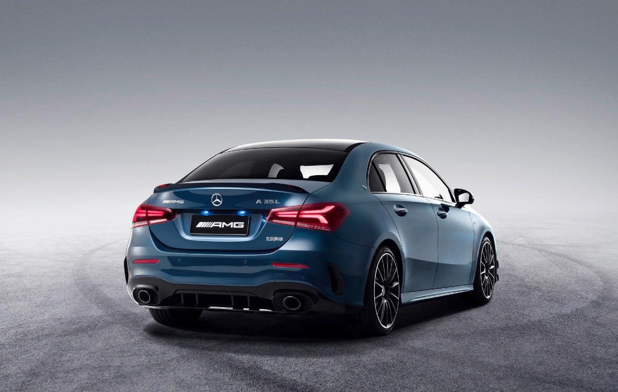 奔驰a35lamg沉浸式体验,奔驰amga35l落地价小钢炮