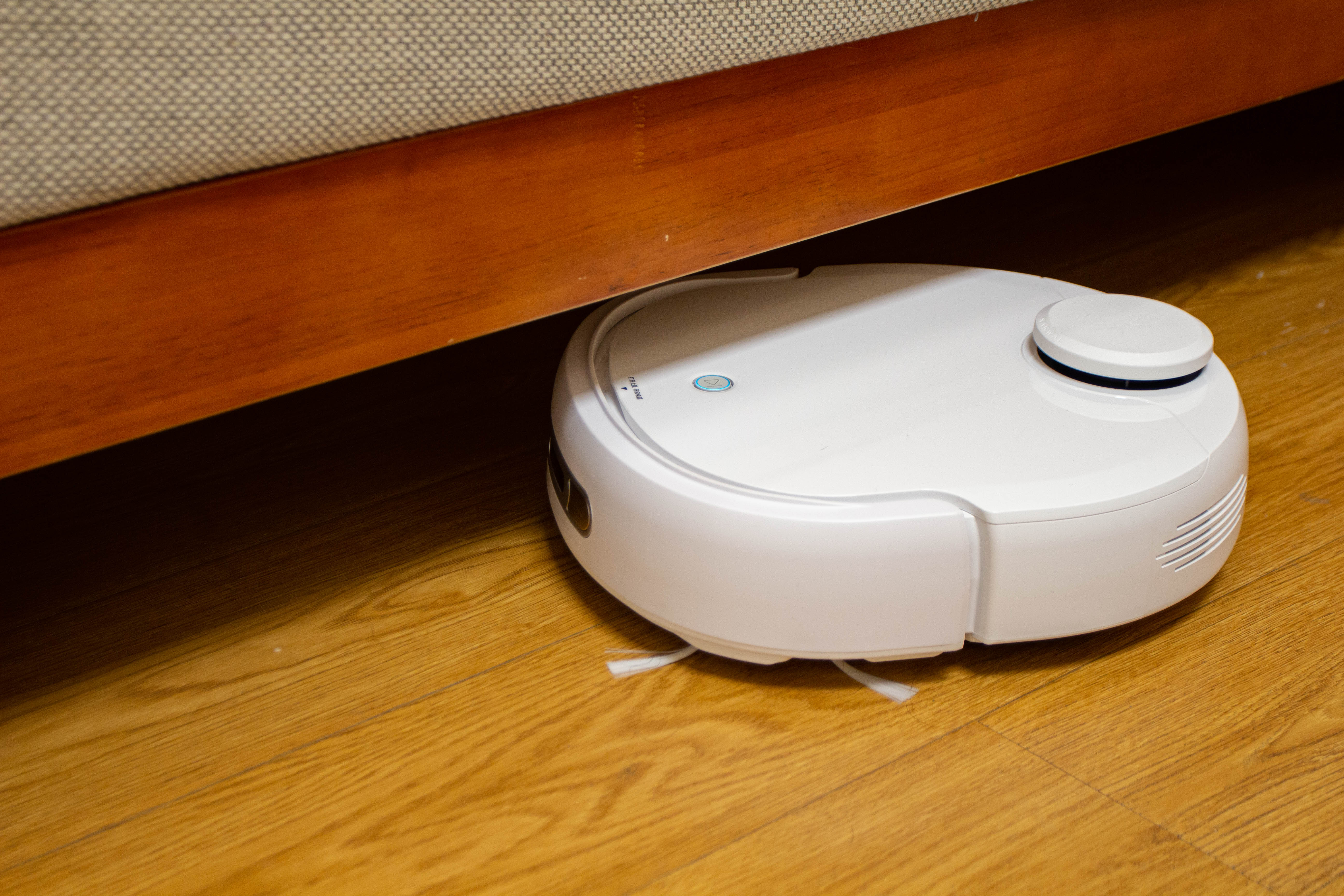 可以自动洗拖布的扫拖机器人，是行业标杆？还是智商收割机？