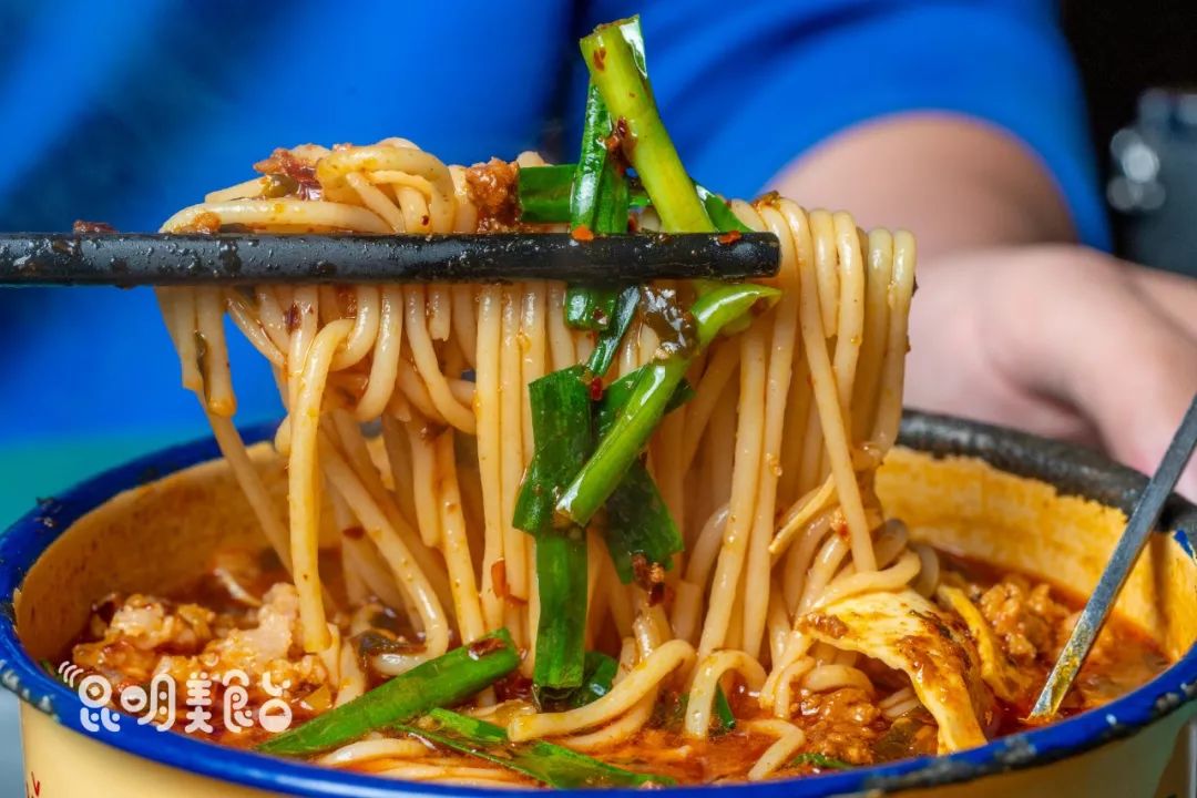 昆明日均卖500碗的米线店有哪些,昆明卖米线难吗