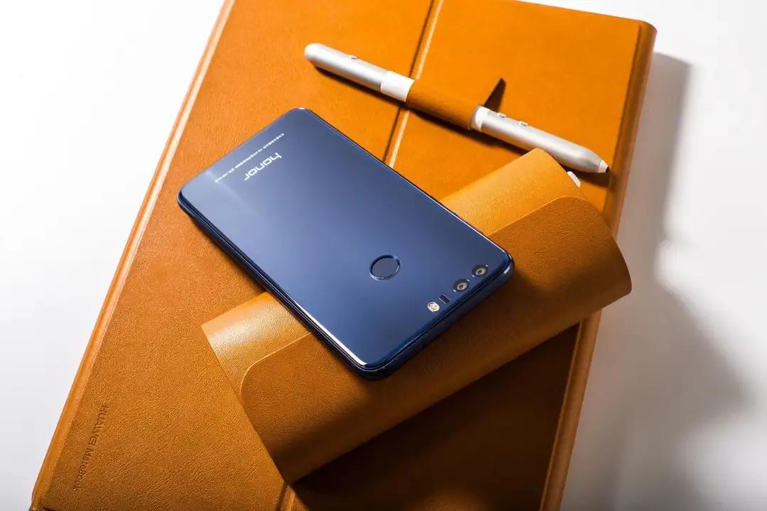 当年的荣耀8,荣耀8x手机5年多了还在用