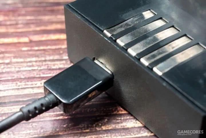 一百多块买个26年前的笔记本,我改了改,还能上网