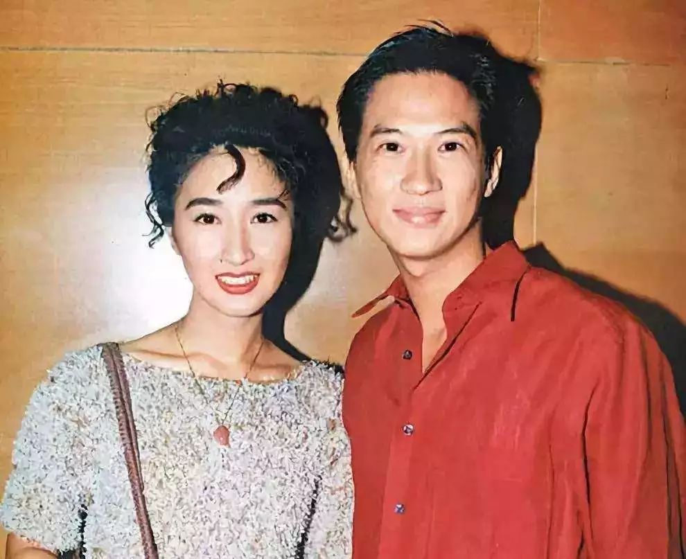 钟楚红为亡夫承诺终生不嫁,用情专一的钟楚红