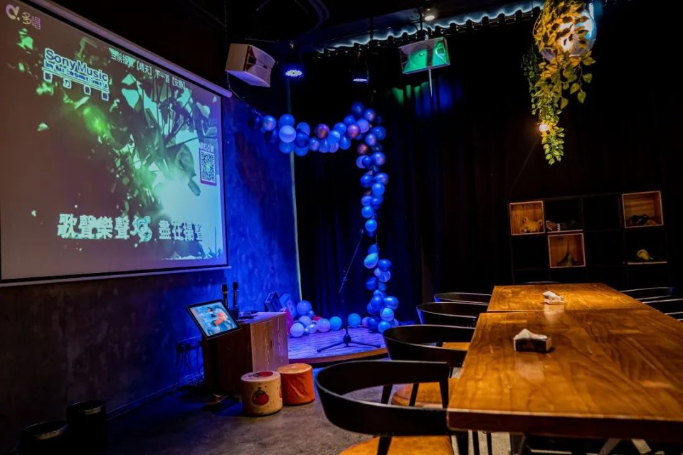 轰趴馆里的小型ktv多少钱,酒店式公寓轰趴棋牌馆