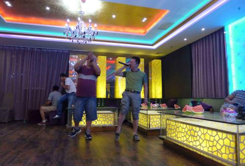 经营ktv有几种赚钱的方法,ktv如何盈利