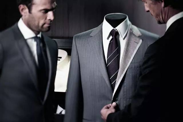 如何挑选一个合适自己的西装,如何正确选择西装