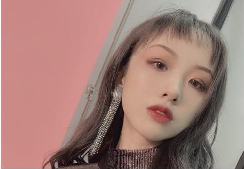 上窄下宽脸适合什么刘海学生党,适合额头窄发质硬的女生刘海图片